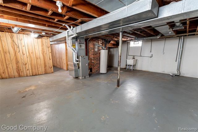 18953 Woodcrest Street, Harper Woods, MI 48225