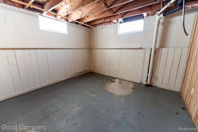 18953 Woodcrest Street, Harper Woods, MI 48225