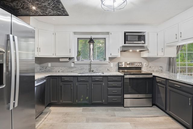39 Arch Street, Douglas, MA 01516