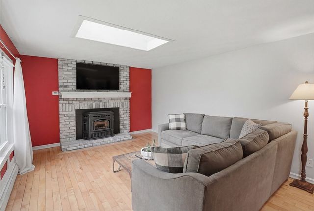 39 Arch Street, Douglas, MA 01516