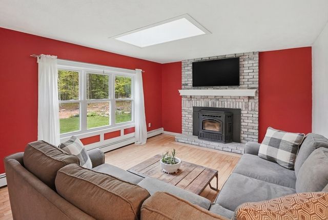 39 Arch Street, Douglas, MA 01516