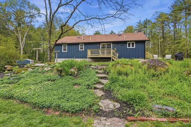 39 Arch Street, Douglas, MA 01516