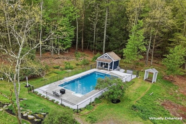 39 Arch Street, Douglas, MA 01516