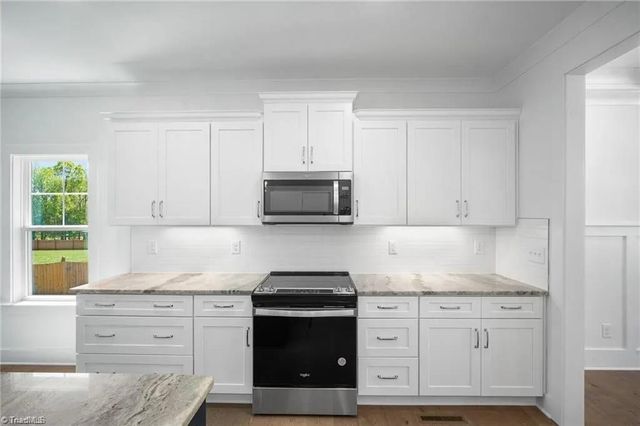 6165 Frye Bridge Road, Clemmons, NC 27012