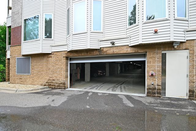 9225 Medicine Lake Road 105B, Golden Valley, MN 55427