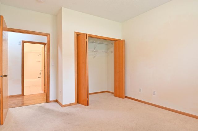 9225 Medicine Lake Road 105B, Golden Valley, MN 55427