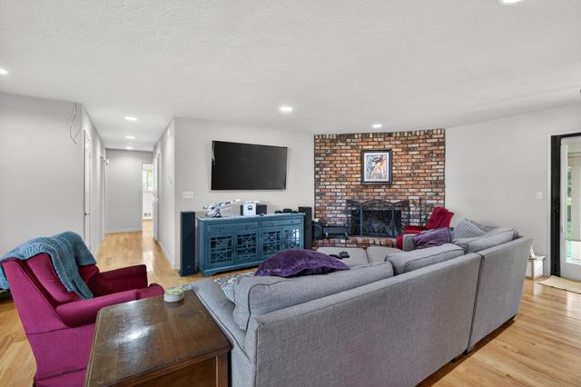 5619 Chenault, Modesto, CA 95356