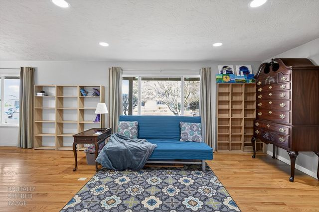 5619 Chenault, Modesto, CA 95356