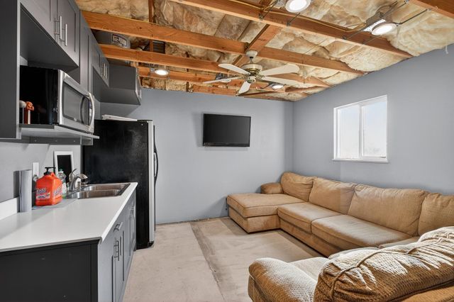 5619 Chenault, Modesto, CA 95356