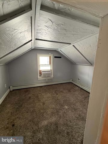 16 PLEASANT ST, New Oxford, PA 17350