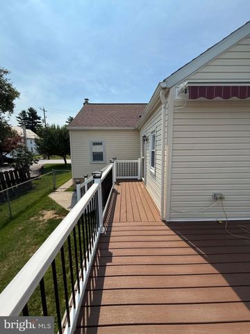 16 PLEASANT ST, New Oxford, PA 17350