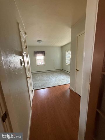 16 PLEASANT ST, New Oxford, PA 17350