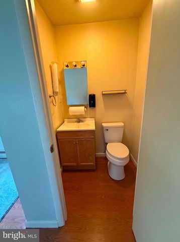 16 PLEASANT ST, New Oxford, PA 17350