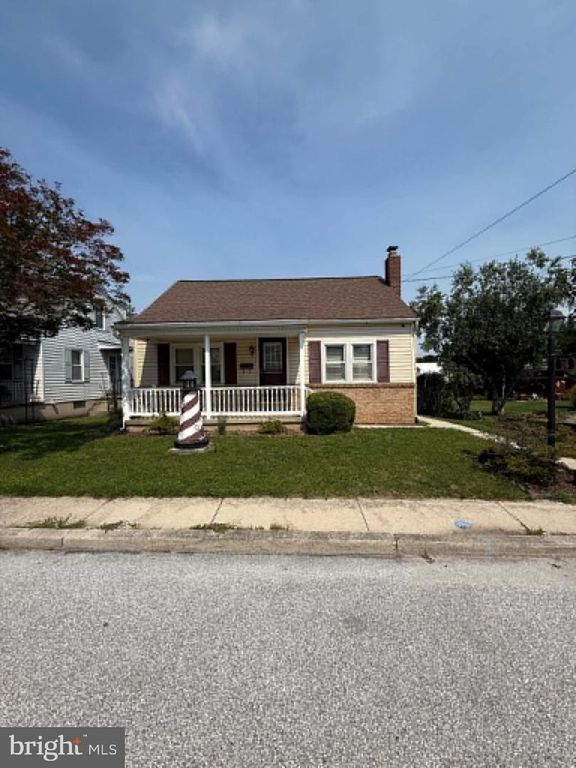 16 PLEASANT ST, New Oxford, PA 17350