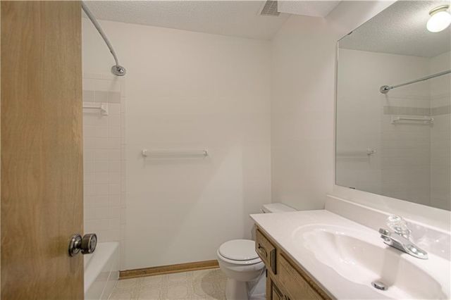 17512 W 113th Street, Olathe, KS 66061
