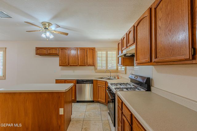 712 LARAMIE RIVER Avenue, El Paso, TX 79932