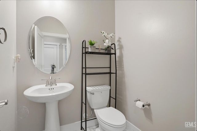 14822 Pemberley Passage Avenue, Bakersfield, CA 93311