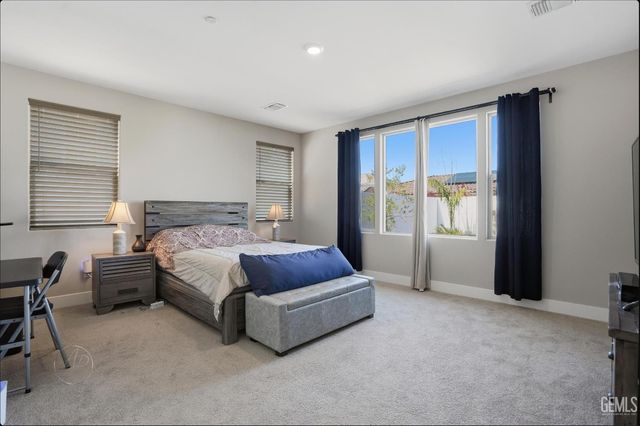 14822 Pemberley Passage Avenue, Bakersfield, CA 93311