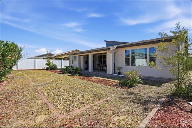 14822 Pemberley Passage Avenue, Bakersfield, CA 93311