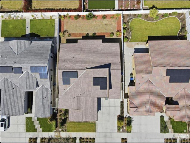 14822 Pemberley Passage Avenue, Bakersfield, CA 93311