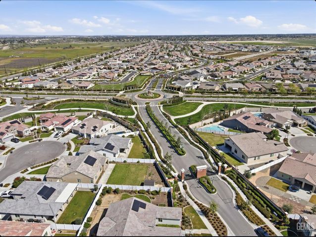 14822 Pemberley Passage Avenue, Bakersfield, CA 93311