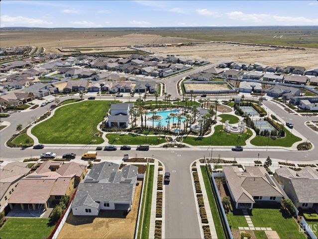 14822 Pemberley Passage Avenue, Bakersfield, CA 93311