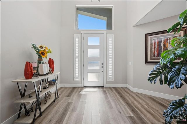 14822 Pemberley Passage Avenue, Bakersfield, CA 93311