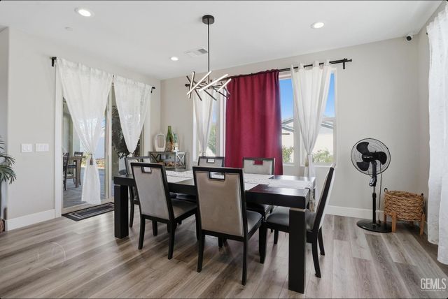 14822 Pemberley Passage Avenue, Bakersfield, CA 93311