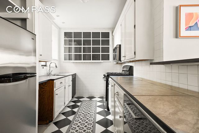 364 W 121st St Apt 4A, New York City, NY 10027