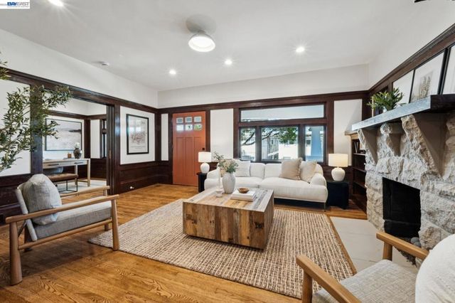 3868 GREENWOOD AVE, Oakland, CA 94602