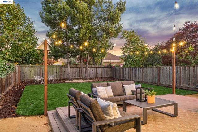 3868 GREENWOOD AVE, Oakland, CA 94602