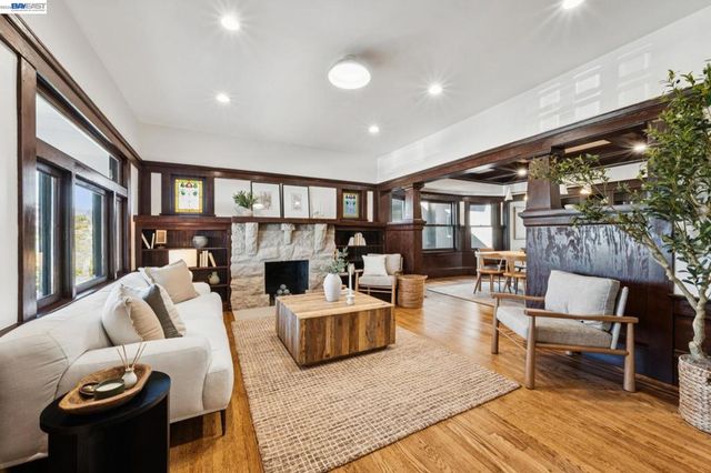 3868 GREENWOOD AVE, Oakland, CA 94602