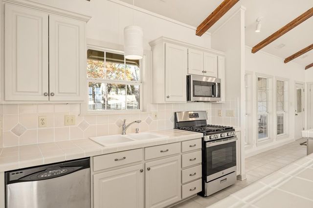 174 Cedar Rock Trail, Hunt, TX 78024