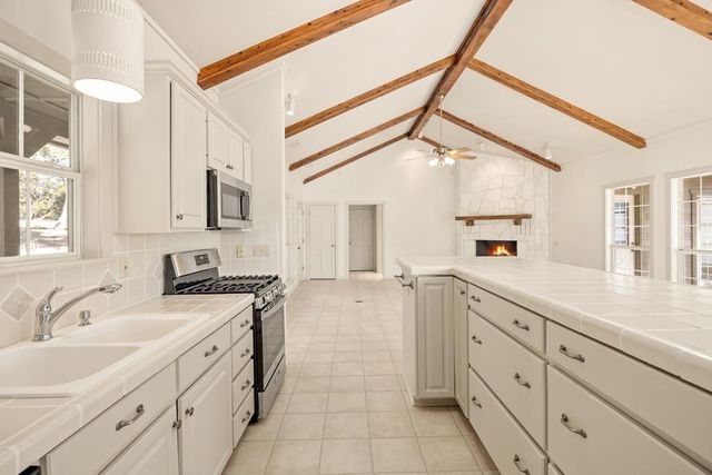 174 Cedar Rock Trail, Hunt, TX 78024