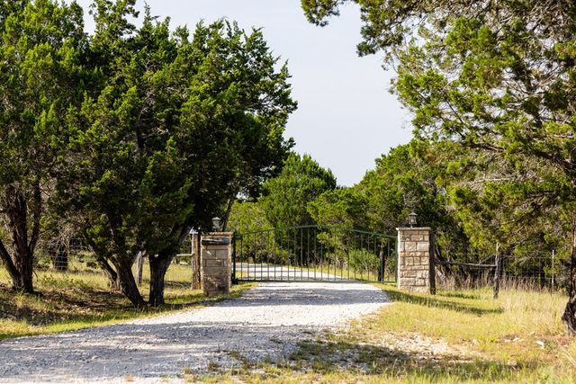 174 Cedar Rock Trail, Hunt, TX 78024