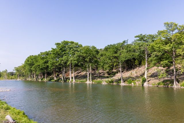 174 Cedar Rock Trail, Hunt, TX 78024