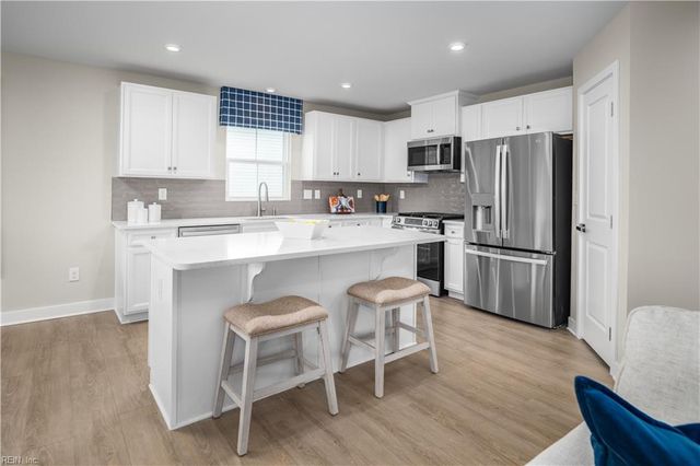 129 Tuscorora LN, Moyock, NC 27958