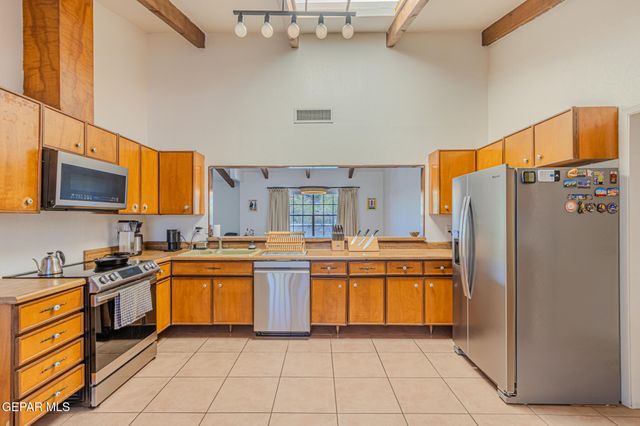 2820 DEVILS TOWER Circle, El Paso, TX 79904