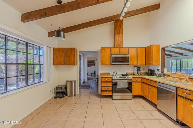 2820 DEVILS TOWER Circle, El Paso, TX 79904