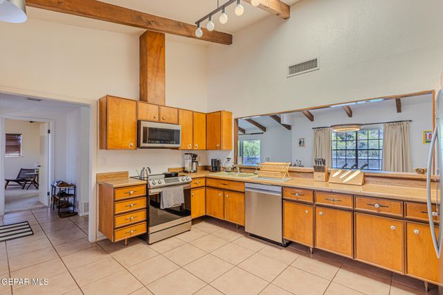 2820 DEVILS TOWER Circle, El Paso, TX 79904