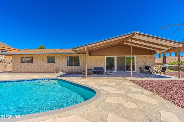 2820 DEVILS TOWER Circle, El Paso, TX 79904