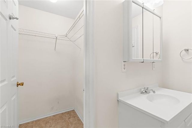 1700 Old Hollow Road, Walkertown, NC 27051