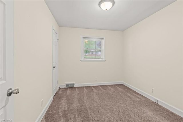 1700 Old Hollow Road, Walkertown, NC 27051
