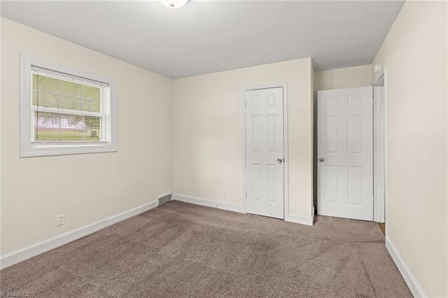 1700 Old Hollow Road, Walkertown, NC 27051