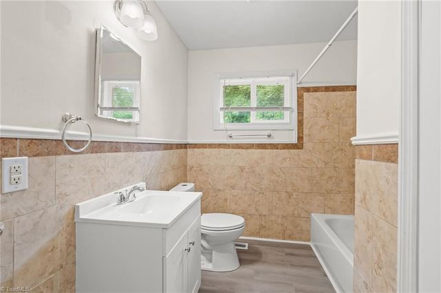 1700 Old Hollow Road, Walkertown, NC 27051