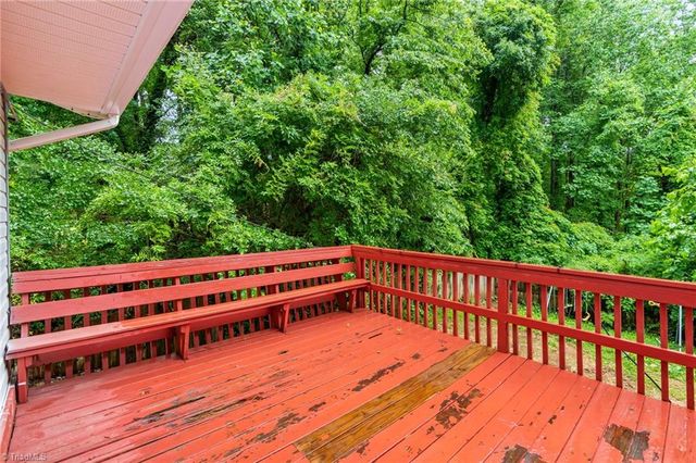 1700 Old Hollow Road, Walkertown, NC 27051