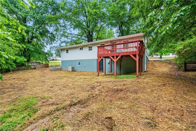 1700 Old Hollow Road, Walkertown, NC 27051