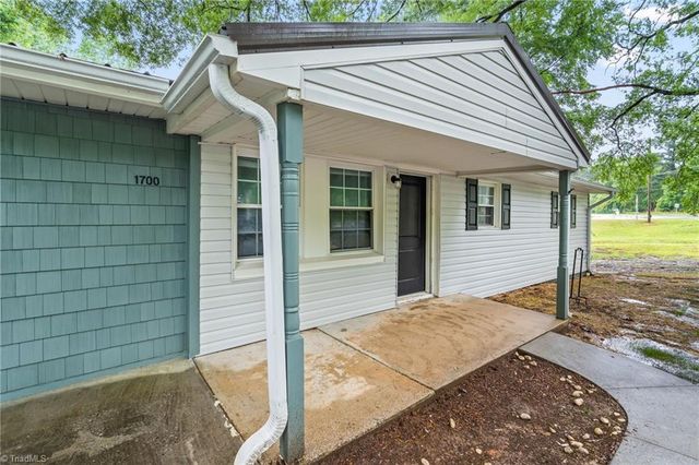 1700 Old Hollow Road, Walkertown, NC 27051