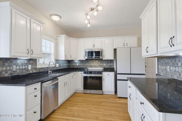 600 Willbrook Circle, Sneads Ferry, NC 28460