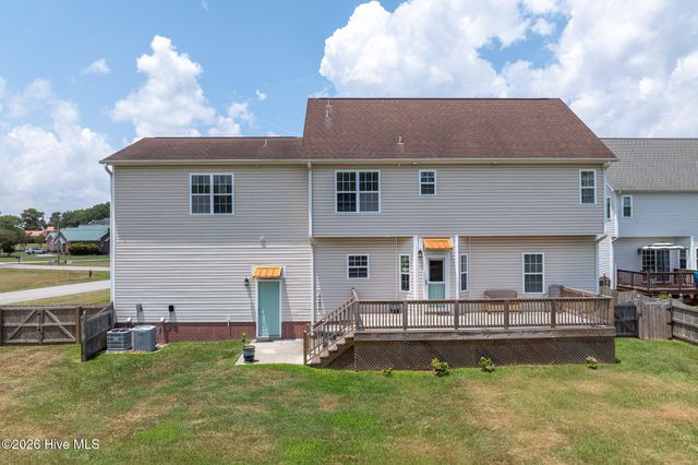 600 Willbrook Circle, Sneads Ferry, NC 28460
